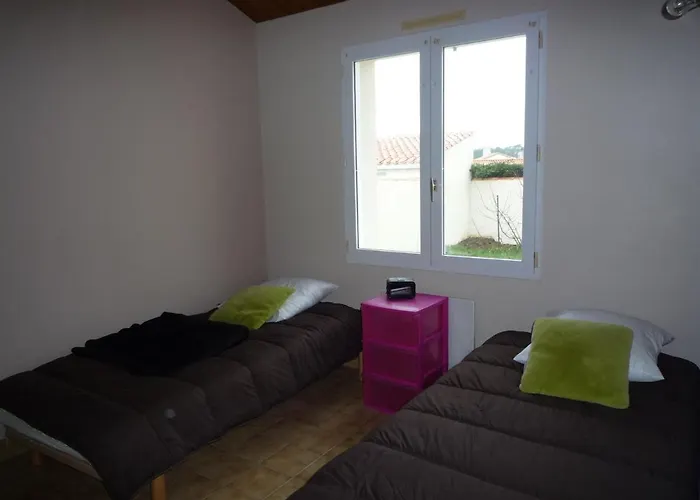 בית נופש Pavillon Avec Jardin Clos, Terrasse, Et Confort, A 950m De La Des Sables-d'olonne - Fr-1-92-743 *