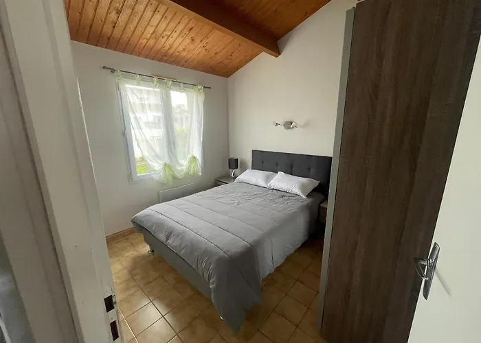 Pavillon Avec Jardin Clos, Terrasse, Et Confort, A 950m De La Des Sables-d'olonne - Fr-1-92-743 בית נופש *