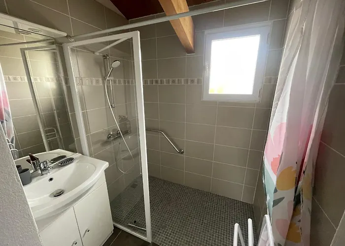 Pavillon Avec Jardin Clos, Terrasse, Et Confort, A 950m De La Des Sables-d'olonne - Fr-1-92-743 *